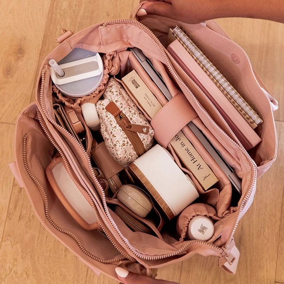 VIRAL Poppy & Peonies - Daily Tote - Blush NWT - Picture 3 of 16